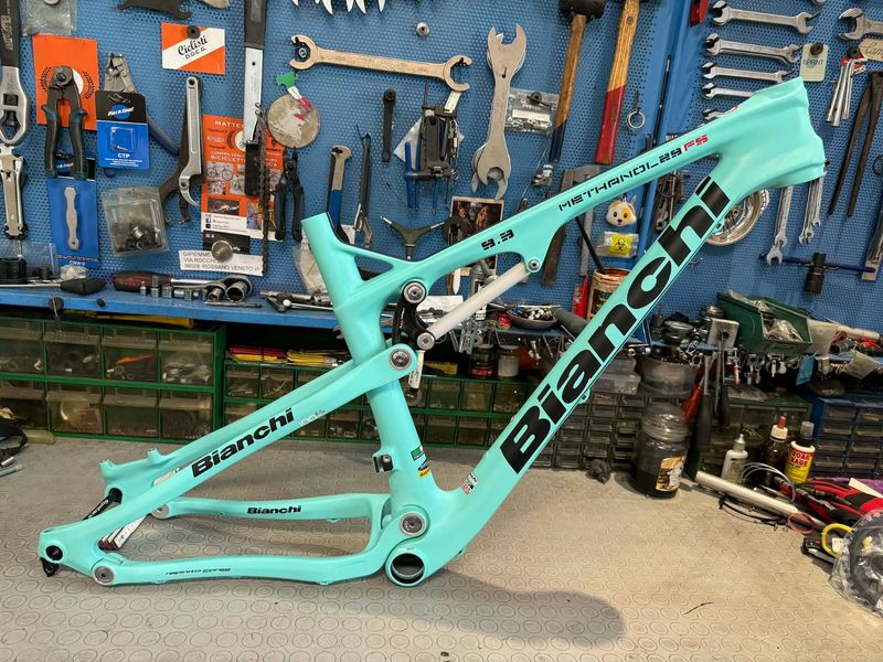 Used Bianchi Methanol 29 FS 9.3 Frameset 2018 Mountainbike, Blue — image 1 of 19