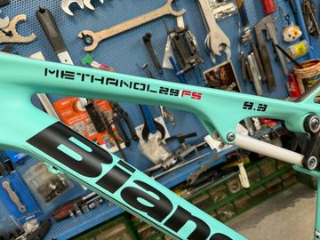 Used Bianchi Methanol 29 FS 9.3 Frameset 2018 Mountainbike, Blue — image 18 of 19