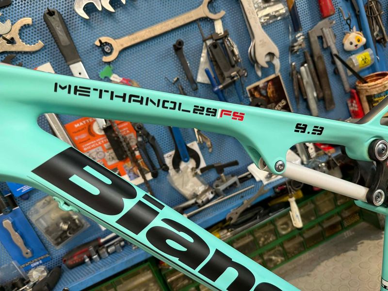 Used Bianchi Methanol 29 FS 9.3 Frameset 2018 Mountainbike, Blue — image 18 of 19