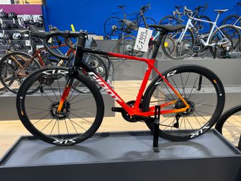 Used Giant TCR Advanced Pro 2026 2026 Road & Gravel, Red — image 4 of 10