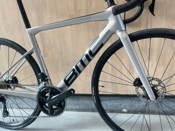 Tweedehands BMC Teammachine SLR FIVE 2023 2023 Road & Gravel — afbeelding 2 van 5
