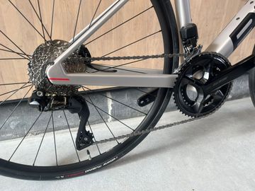 Tweedehands BMC Teammachine SLR FIVE 2023 2023 Road & Gravel — afbeelding 5 van 5