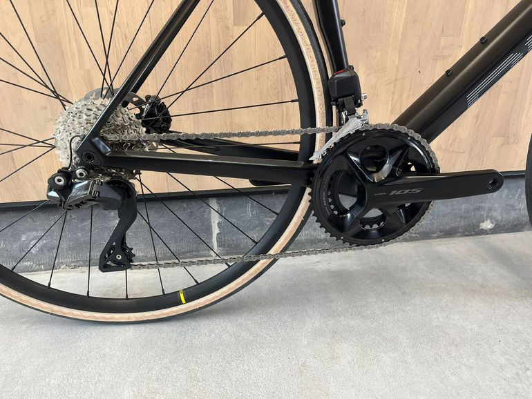 Used BMC Roadmachine FIVE 2023 2023 Road & Gravel, Black — image 3 of 5