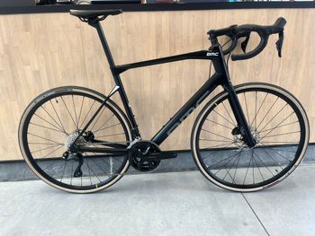 Used BMC Roadmachine FIVE 2023 2023 Road & Gravel, Black — image 2 of 5