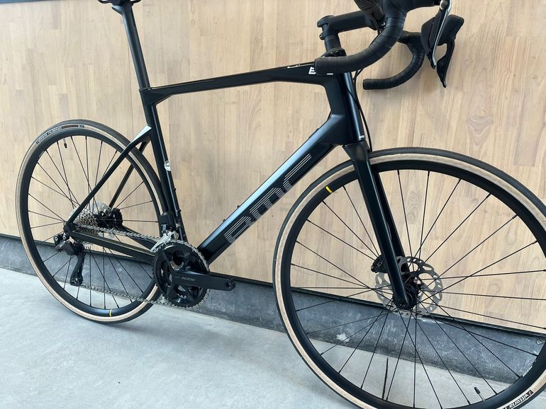 Used BMC Roadmachine FIVE 2023 2023 Road & Gravel, Black — image 1 of 5