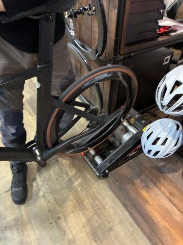 Gebrauchtes Canyon Aeroad CFR Di2 2023 2023 Road & Gravel, Schwarz — Bild 23 von 25