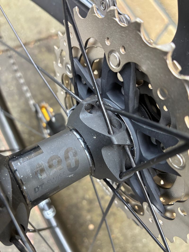Gebrauchtes Canyon Aeroad CFR Di2 2023 2023 Road & Gravel, Schwarz — Bild 18 von 25