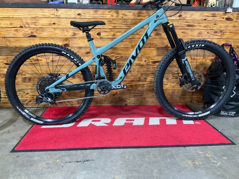 Used Pivot Mach 6 SRAM X01 Eagle 2023 MTB