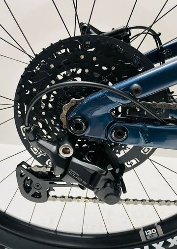 Used Focus Thron Shimano CUES 2026 Mountainbike, Blue — image 5 of 17