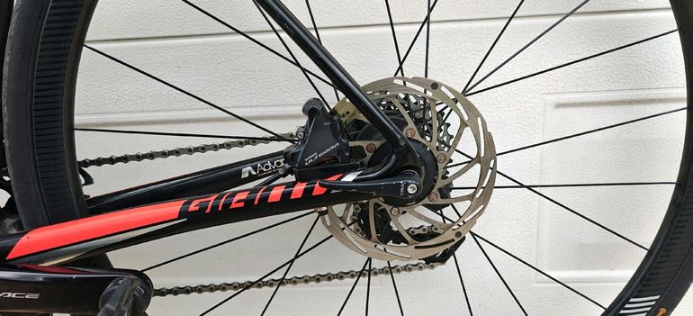 Used Giant TCR Advanced Pro 0 Disc 2018 2018 Road & Gravel, Black — image 7 of 17