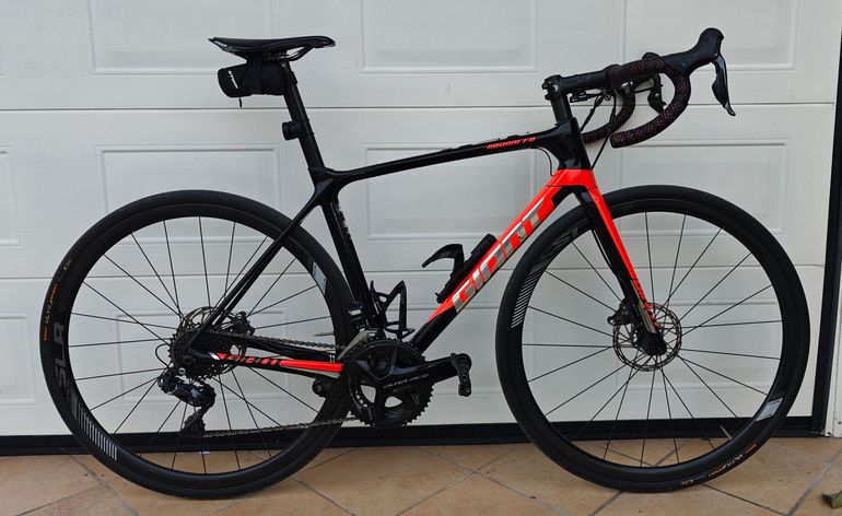 Used Giant TCR Advanced Pro 0 Disc 2018 2018 Road & Gravel, Black — image 1 of 17
