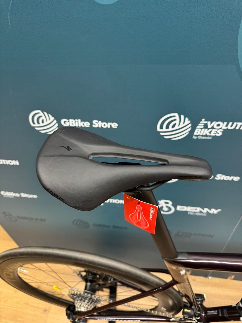 Used Specialized S-Works Tarmac SL8 - Shimano Dura-Ace Di2 2026 2026 Road & Gravel, Purple — image 12 of 16