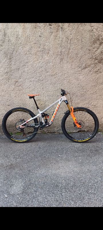 Gebrauchtes Pivot Firebird 29 Pro XT/XTR 2022 Frameset 2022 MTB