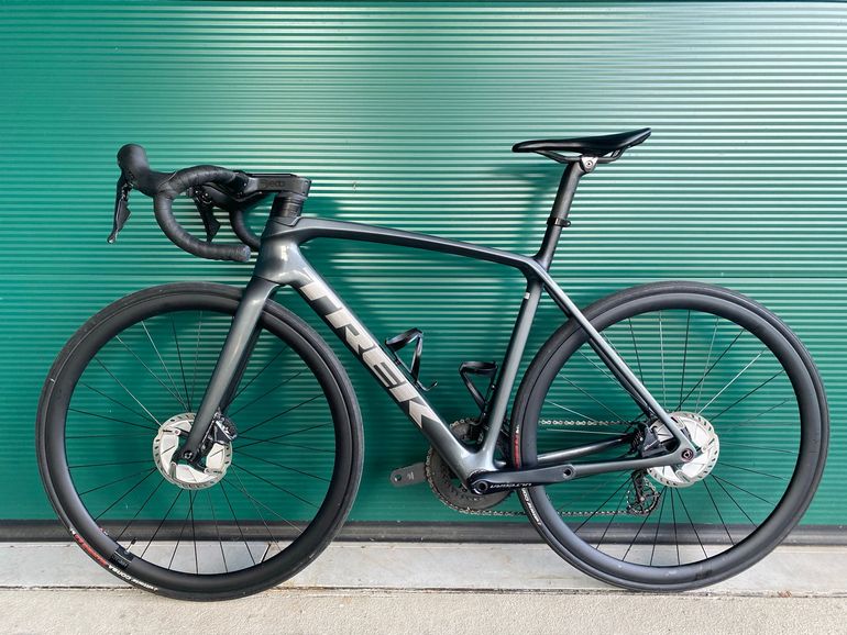 Used Trek Émonda SL 6 Disc Pro 2021 2021 Road & Gravel, Light Gray — image 2 of 4
