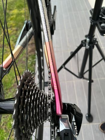 Used Specialized Tarmac SRAM Red eTap AXS 2025 Road & Gravel — image 8 of 20