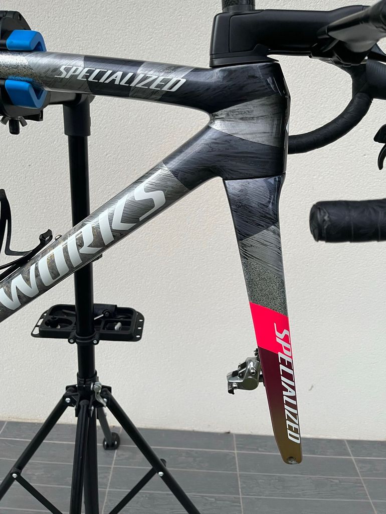 Used Specialized Tarmac SRAM Red eTap AXS 2025 Road & Gravel — image 6 of 20
