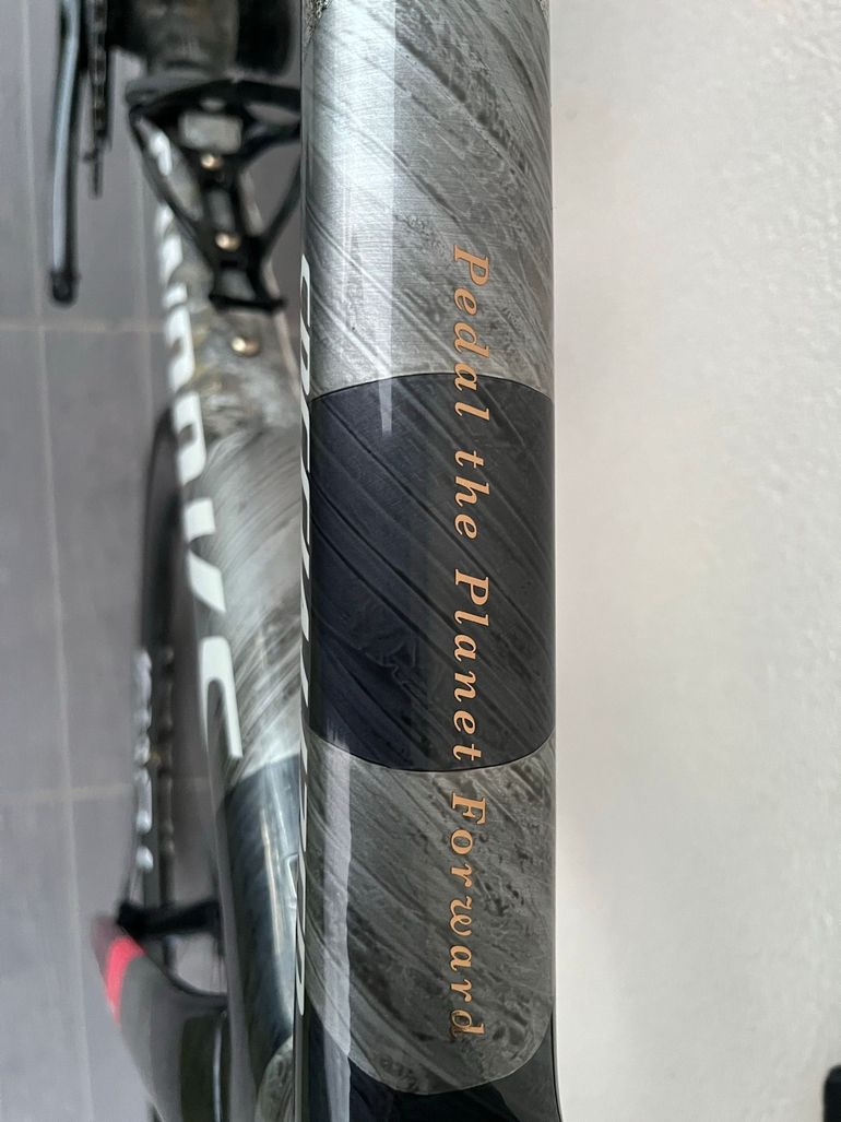 Used Specialized Tarmac SRAM Red eTap AXS 2025 Road & Gravel — image 9 of 20