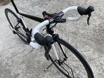 Used Specialized Tarmac Sensah Empire 2020 Road & Gravel, White — image 9 of 11