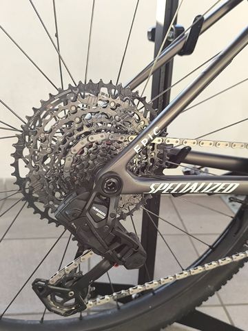 Used Specialized Epic SRAM GX Eagle AXS (T-Type) 2025 Mountainbike, Light Gray, 29 — image 6 of 16