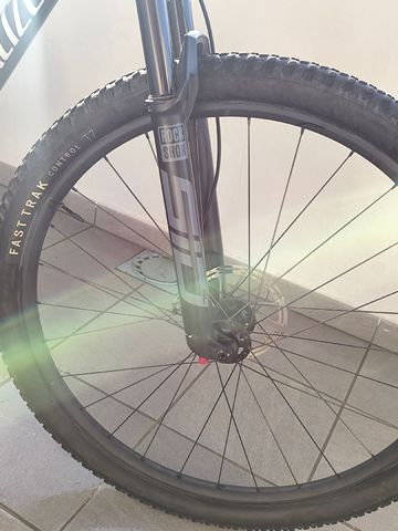 Used Specialized Epic SRAM GX Eagle AXS (T-Type) 2025 Mountainbike, Light Gray, 29 — image 9 of 16