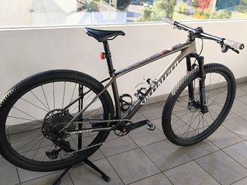 Used Specialized Epic SRAM GX Eagle AXS (T-Type) 2025 Mountainbike, Light Gray, 29 — image 8 of 16