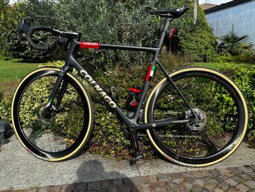 Gebrauchtes Colnago V3-RS UAE Disc 2022 Road & Gravel, Schwarz — Bild 1 von 6