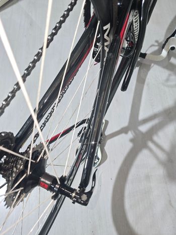 Used Specialized Tarmac Shimano 105 2014 Road & Gravel, Red — image 10 of 12