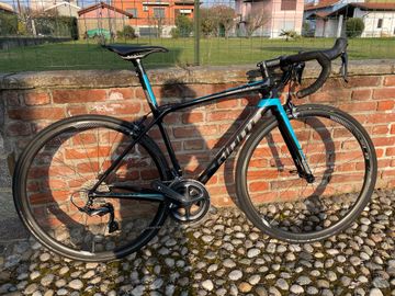 Giant TCR Advanced SL 2-KOM 2018 2018 Road & Gravel usato
