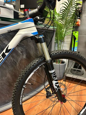 Used Trek Superfly 9.7 2017 2017 Mountainbike, White, 27.5 — image 4 of 7