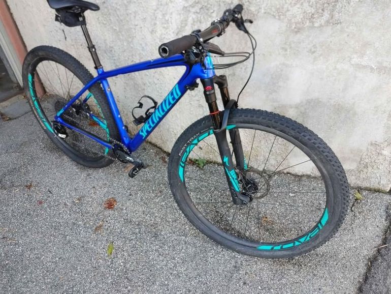 Used Specialized Epic Hardtail Pro 2020 2020 Mountainbike, Blau, 29 — image 1 of 5