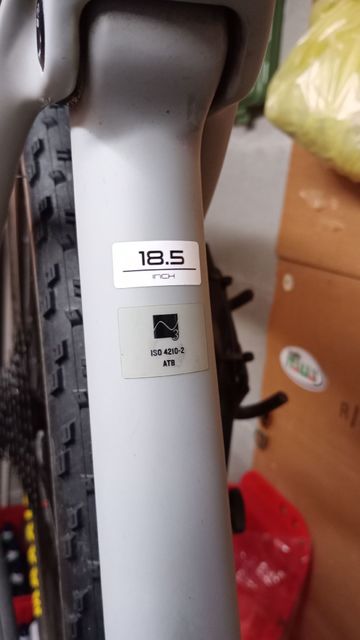 Used Trek Procaliber 9.8 SL 2018 2018 Mountainbike, Light Gray, 27.5, 29 — image 5 of 14