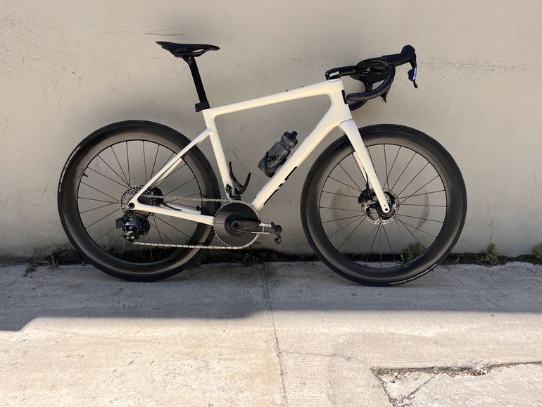 Used Enve Bikes Custom SRAM Force eTap AXS 2025 Road & Gravel, White — image 6 of 8