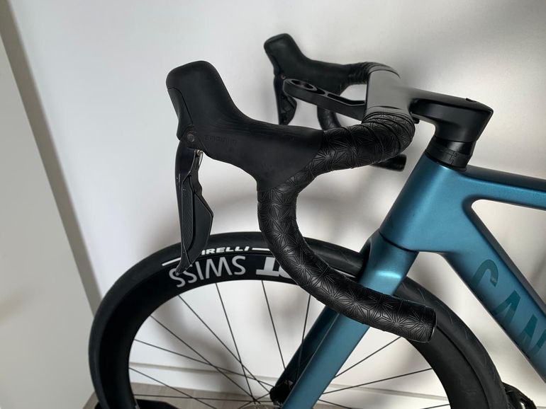 Used Canyon Canyon Ultimate CF SLX 8 Di2 2024 Road & Gravel, Blue — image 21 of 22