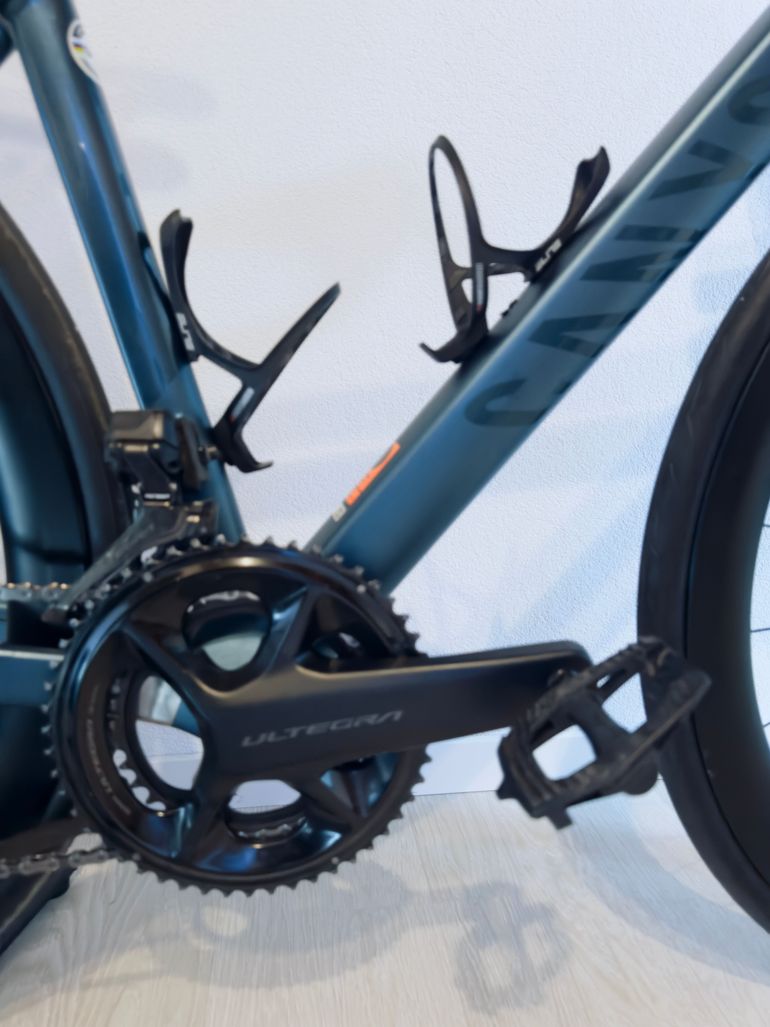 Used Canyon Canyon Ultimate CF SLX 8 Di2 2024 Road & Gravel, Blue — image 10 of 22