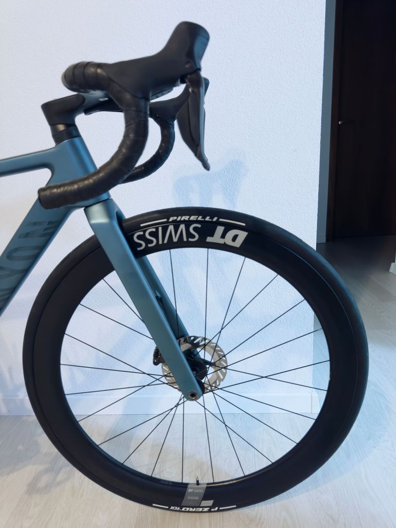 Used Canyon Canyon Ultimate CF SLX 8 Di2 2024 Road & Gravel, Blue — image 8 of 22