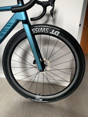 Used Canyon Canyon Ultimate CF SLX 8 Di2 2024 Road & Gravel, Blue — image 14 of 22