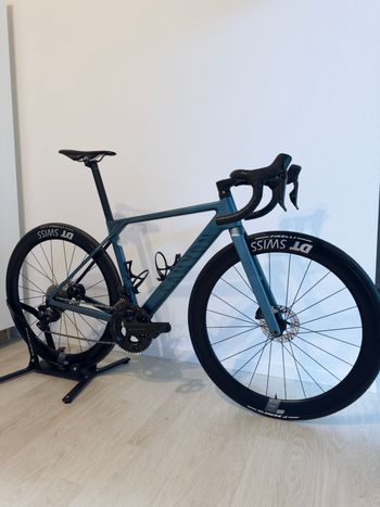 Used Canyon Canyon Ultimate CF SLX 8 Di2 2024 Road & Gravel, Blue — image 3 of 22