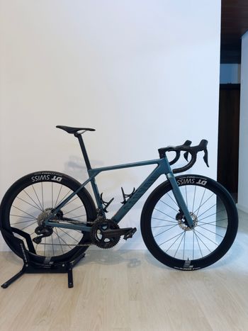 Used Canyon Canyon Ultimate CF SLX 8 Di2 2024 Road & Gravel, Blue — image 2 of 22