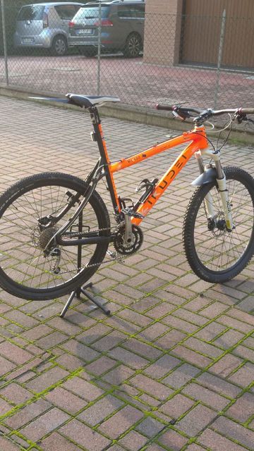 Used IKUDEI Custom Shimano Deore XT 2013 Mountainbike, Orange — image 1 of 3