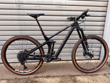 Used Canyon Strive CF 5.0 2019 2019 Mountainbike, Black, 29 — image 1 of 8