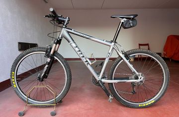 Używany Trek 4400 Shimano Deore 2012 Mountainbike — zdjęcie 2 z 5