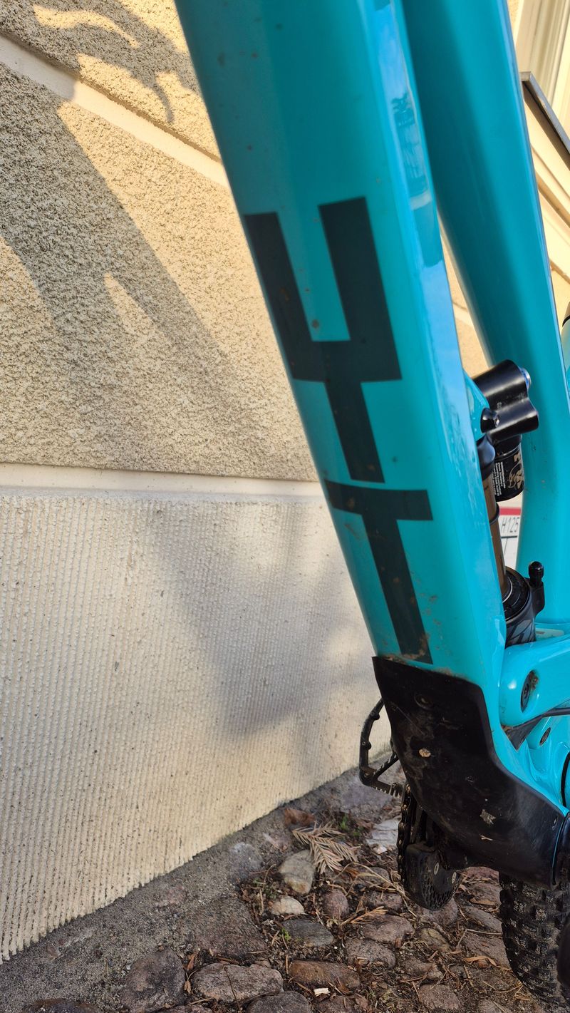 YT Industries Tues CORE 4 27 2023 2023 Mountainbike usato, Blu — immagine 9 di 17