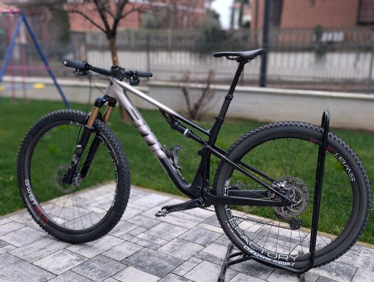 Used BMC Fourstroke TWO 2024 Frameset 2024 Mountainbike, Grigio chiaro — image 2 of 5