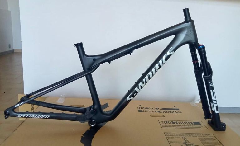 Used Specialized S-Works Epic World Cup 2025 Frameset 2025 Mountainbike, Light Gray, 29 — image 2 of 6