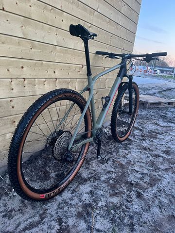 Tweedehands Orbea ALMA M20 2022 2022 Mountainbike — afbeelding 3 van 3
