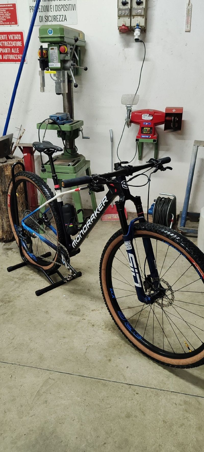 Gebrauchtes Mondraker Podium SRAM X01 Eagle AXS 2024 Mountainbike, Schwarz — Bild 1 von 4