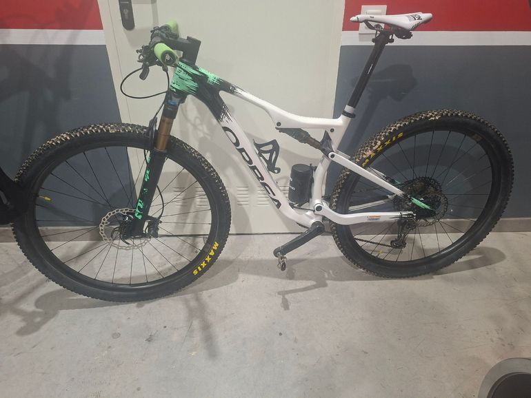 Used Orbea OIZ M PRO 2022 2022 Mountainbike, Blanco — image 2 of 4