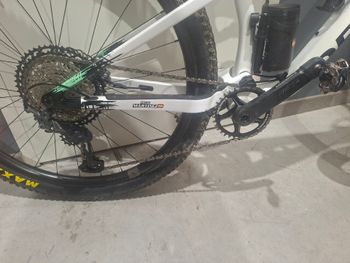 Used Orbea OIZ M PRO 2022 2022 Mountainbike, Blanco — image 3 of 4
