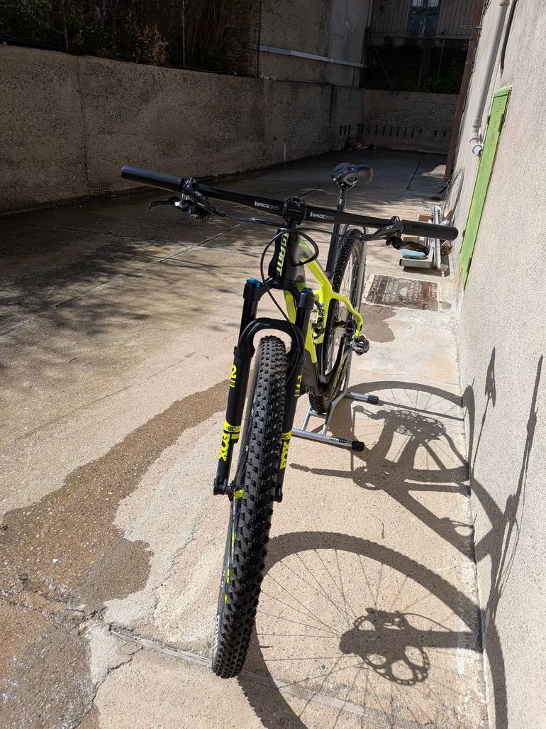 Used Giant Xtc Shimano Deore XT 2018 Mountainbike — image 2 of 9