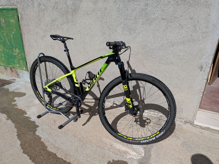 Used Giant Xtc Shimano Deore XT 2018 Mountainbike — image 1 of 9